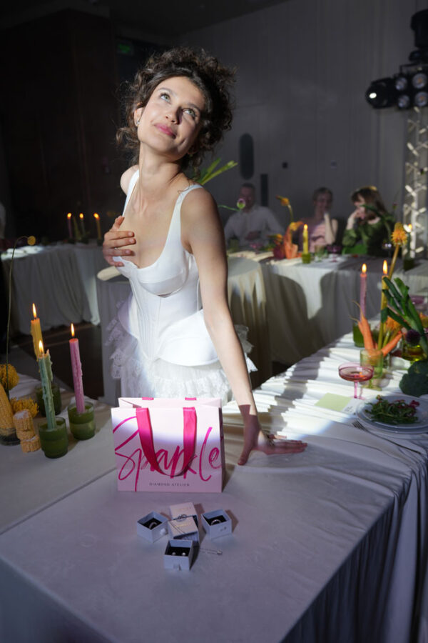 ДАРИМ-ПОДВЕСКУ-SPARKLE-С-БРИЛЛИАНТОМ-В-HALL-OF-SENSES ДАРИМ ПОДВЕСКУ SPARKLE С БРИЛЛИАНТОМ В HALL OF SENSES