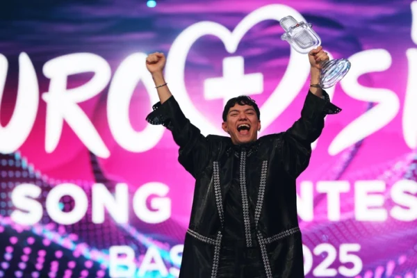 «Евровидение 2025» выиграл JJ из Австрии, спевший о напрасной любви