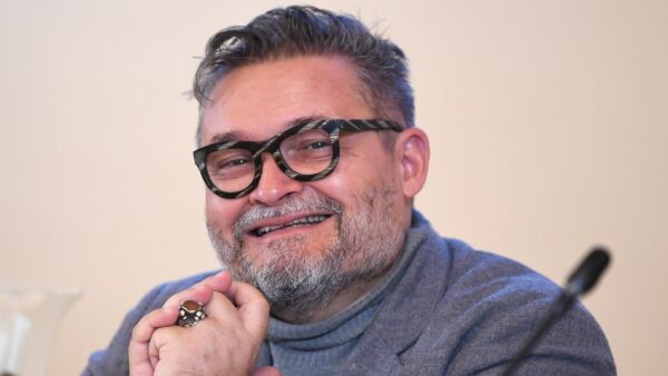 Историк моды Васильев признался, что тоскует по покойной жене