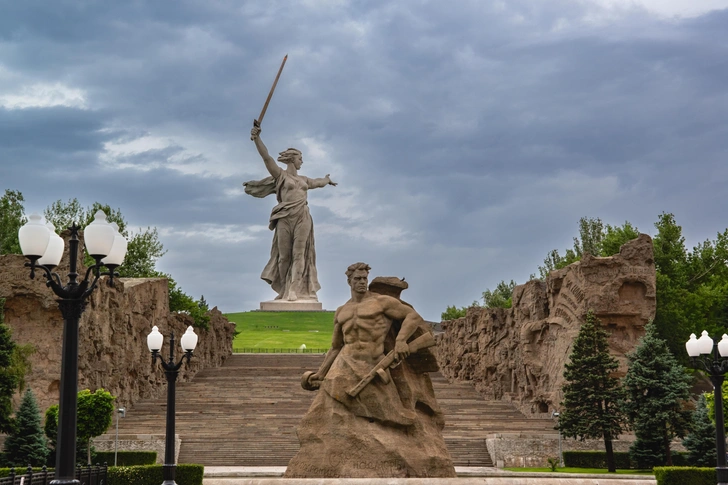 «Родина-мать зовет!»