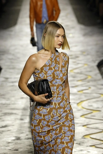 Versace весна-лето 2025