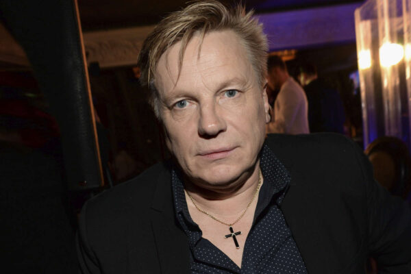 Певец Виктор Салтыков выступил против мата в песнях