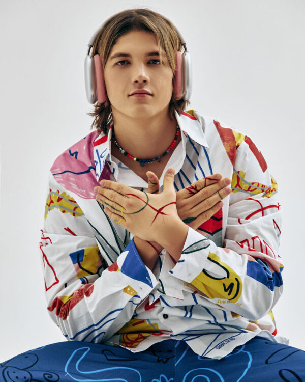 Популярный-артист-и-автор-песен-Федя-(Федор-Дьяков) Популярный артист и автор песен Федя (Федор Дьяков)