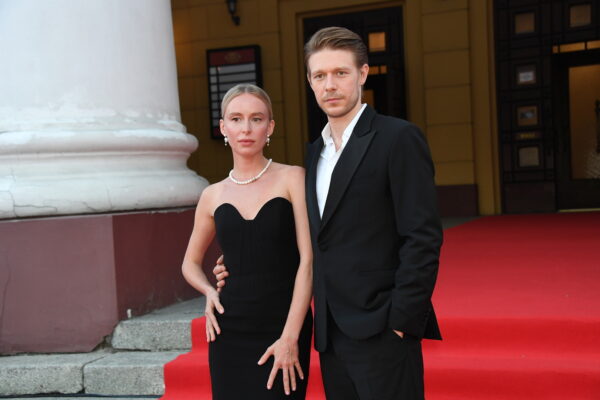 Развод с Гладких, зависимости, слава отца: жизнь Никиты Ефремова