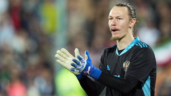 Скандал вокруг Сафонова: экс-жена обвиняет вратаря в сокрытии 20 млн рублей доходов