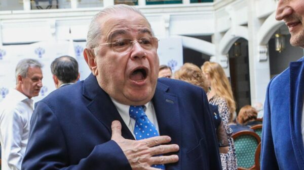 СМИ: у Петросяна с супругой обнаружены большие долги