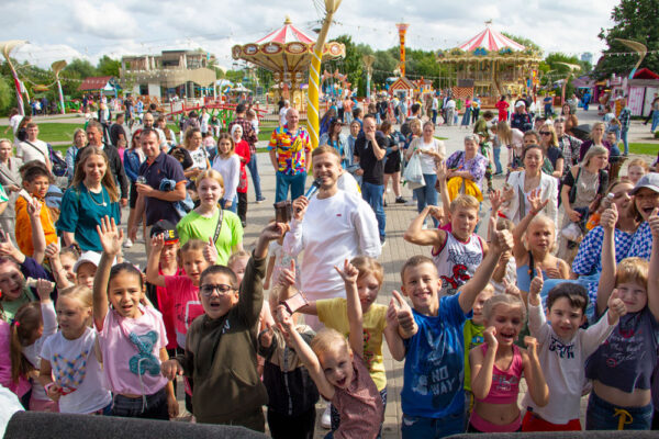 «Воздушный-уикенд»-в-парке-развлечений-«Сказка»-Праздник-аттракционов-и-творчества-в-Москве