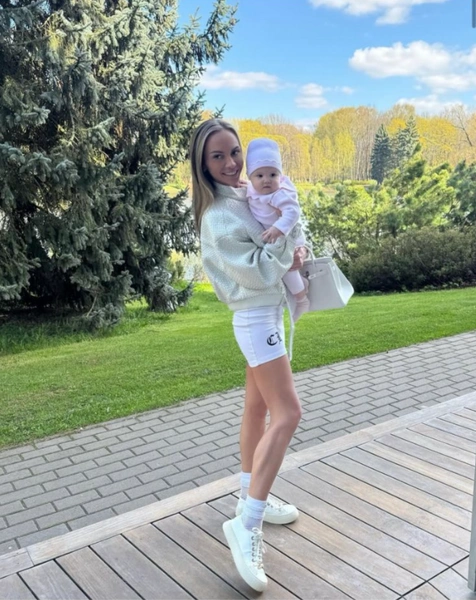Анна Петрушина с дочерью Евой