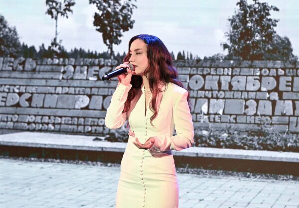 Звезда «Фабрики звезд» возмутилась поведением критикующих Россию артистов