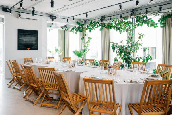 Банкетный-зал-«Áя»-с-верандой-в-Сколково