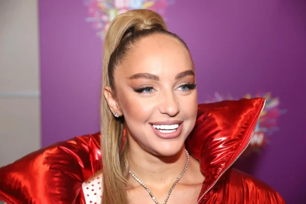 Декрет закончился: Мари Краймбрери выйдет на сцену спустя 20 дней после родов