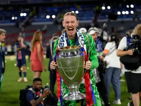 Футболист Сафонов выиграл Лигу чемпионов: новая жена стала его талисманом