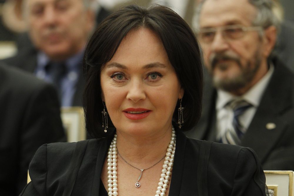 Гузеева превратилась в блондинку