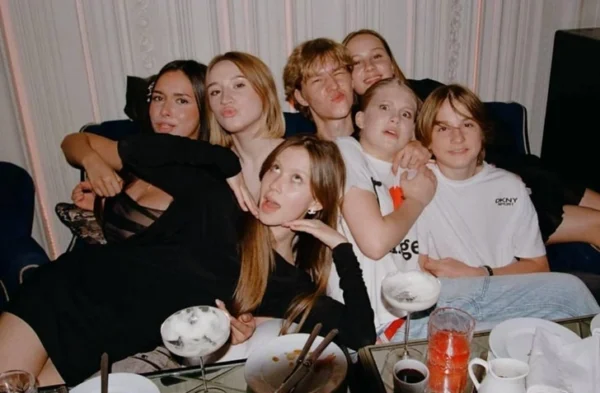 Красавица-бунтарка: младшая дочь Пересильд отметила 12-летие в новом имидже