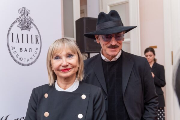 По голосу слышно, что ему непросто говорить: Михаил Боярский не появится на сцене Ленсовета после госпитализации