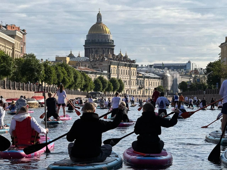 Всегда на плаву: SUP-завтрак Шкулев Холдинг стал ярким событием ПМЭФ-2025 | woman.ru