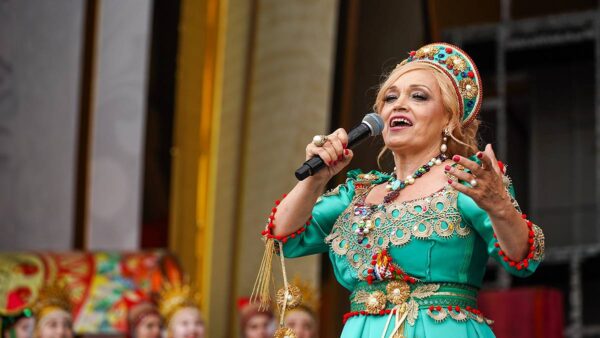 Активы поднявшей гонорар до 20 млн рублей Кадышевой оценивают почти в 150 млн