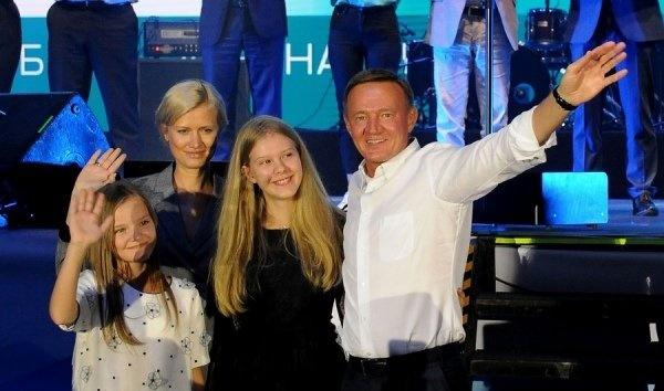 Роман Старовойт с экс-женой Светланой и дочерьми