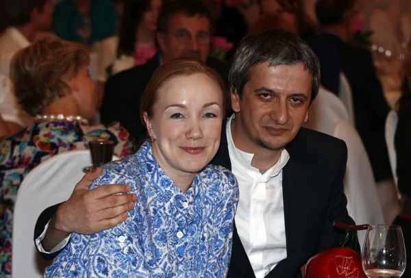 Константин Богомолов не приехал поддержать Дарью Мороз на похоронах её отца