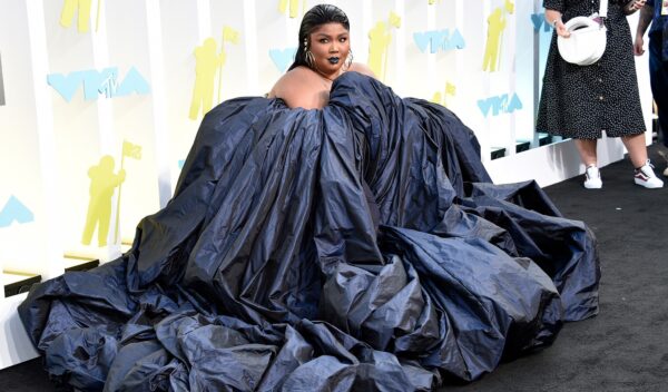 Лиззо впала депрессию из-за иска об абьюзе