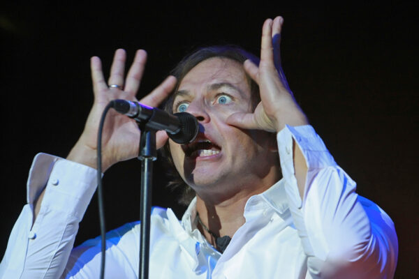 Музкритик Троицкий: Лагутенко дал концерты в США ради ремонта дома в Калифорнии