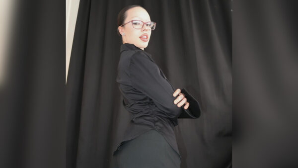 Певица Инстасамка пришла в Общественную палату РФ для обсуждения прав детей в сети