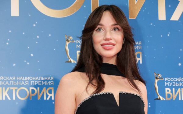 Популярная певица прокатилась на электробусе и описала поездку словами «ешки-матрешки»