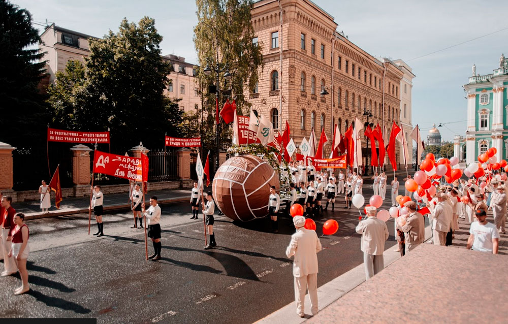 В-Петербурге-проходят-масштабные-съёмки-фильма-Алексея-Учителя-«Шум-времени»-о-Шостаковиче