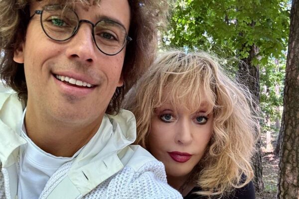 Внешность Аллы Пугачевой на новом фото вызвала споры в сети