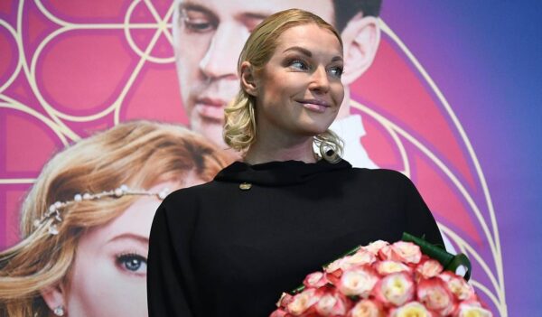 Волочкова отреагировала на новость о смене фамилии дочери