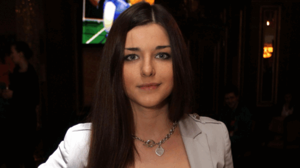 Звезда «Папиных дочек» Анастасия Сиваева вернулась в соцсети спустя много лет