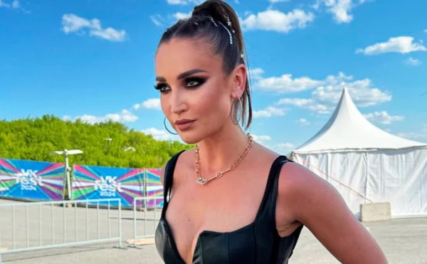 Бузова из Ниццы двумя словами оценила переговоры Путина и Трампа