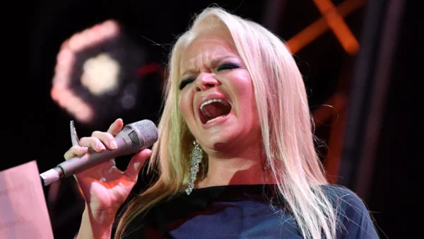 Долина вступилась за ушедшего к любовнице Товстика