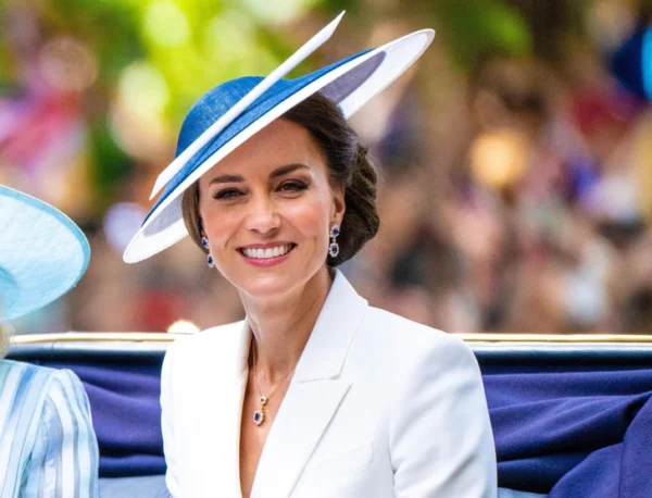 Кейт Миддлтон впервые появилась на публике после новостей о рецидиве рака