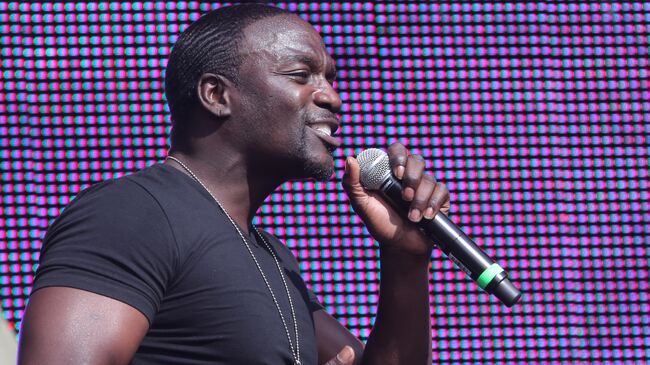 СМИ: избитый охранник требует с рэпера Akon извинений и компенсацию