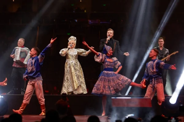 У зумеров новый краш — гитарист Кадышевой