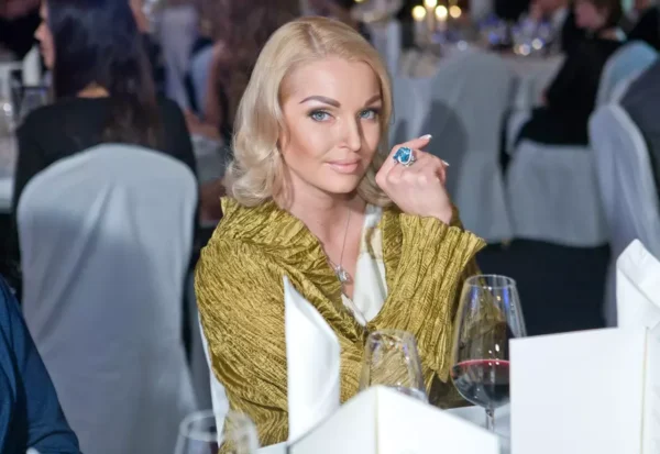 «Утратила чувство юмора»: Волочкова уколола Гузееву в ответ на ее оскорбления Шаляпина