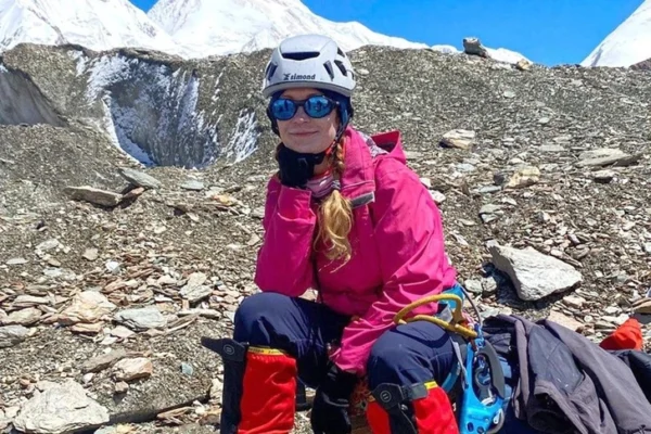 В агонии пытался избавиться от руки: жуткие подробности гибели альпиниста, спасавшего Наговицину