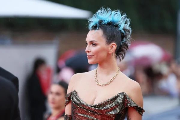 Венецианский кинофестиваль 2025: на открытии дочь Хайди Клум сияла в изумрудах, Бланшетт была опасно красива