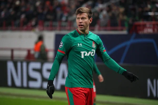 Закончена экспертиза драки Федора Смолова в «Кофемании»: двойной перелом нижней челюсти