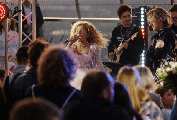 Группа ФЭМИЛИ дала концерт на самой высокой смотровой площадке Европы