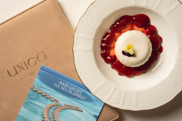 Ваш билет на Мальдивы special-десерт «Vakkaru» в ресторане-особняке «Unica» на Патриарших