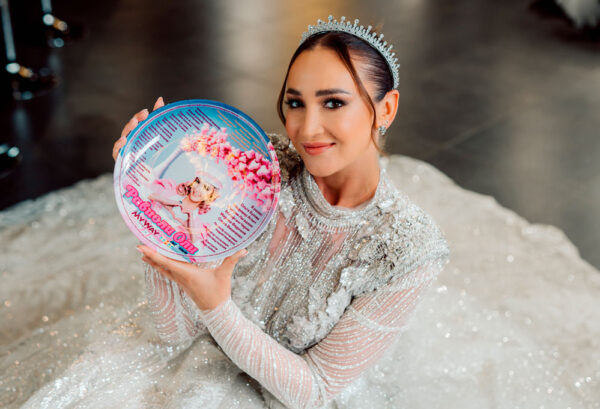 Бузова-снова-обожглась-на-любви-—-теперь-в-кино-премьера-трейлера-комедии-«Равиоли-Оли»