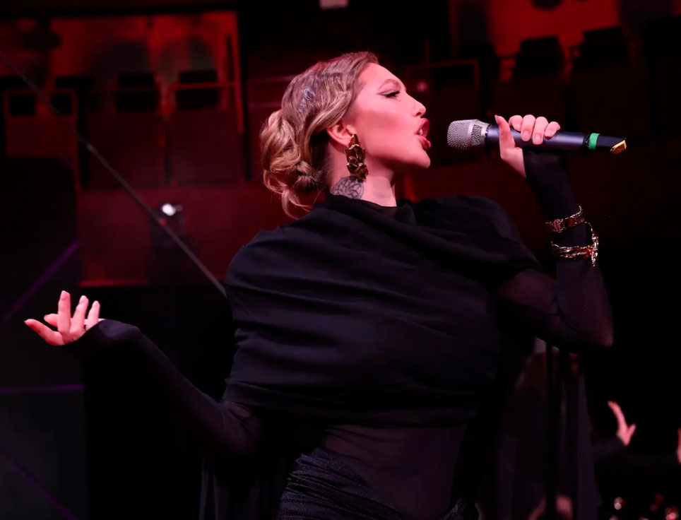 «Комната-сразу-становится-светлее»-Анастасия-Казанцева-высказалась-о-встрече-с-турецкой-актрисой-Ханде-Эрчел