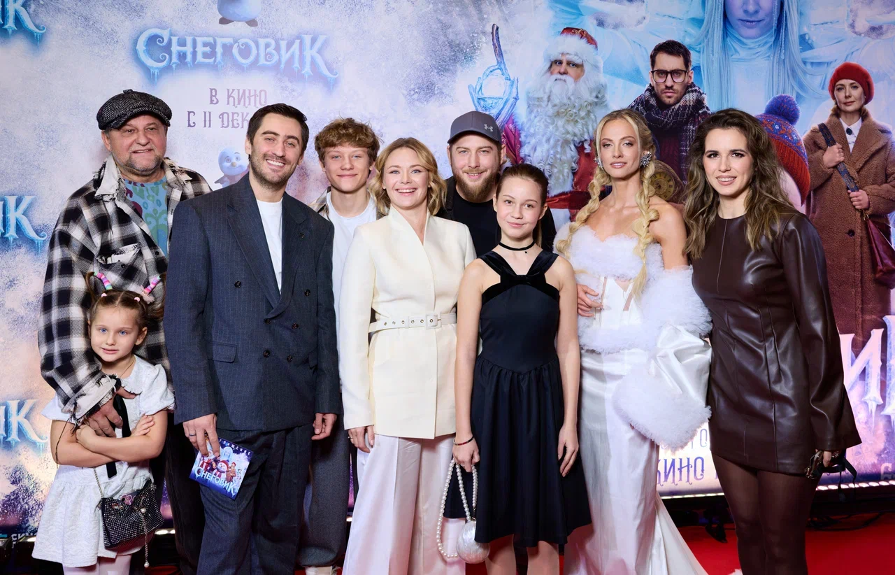 Александр Самойленко, Дмитрий Чеботарев, Александр Жуков, Карина Разумовская, Екатерина Темнова, Александр Бабаев, Полина Максимов